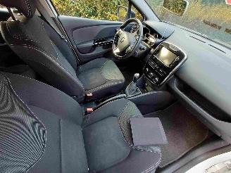 Renault Clio Estate 0.9 TCe Expression * MOTORSCHADE * picture 5