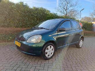 damaged passenger cars Toyota Yaris 1.0-16V VVT-i Sol  5drs airco 2002/8