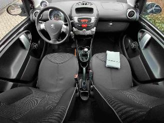 Peugeot 107 1.0 Envy 5drs airco picture 8