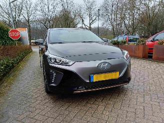 Hyundai Ioniq Premium EV picture 21