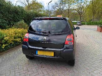 Renault Twingo 1.2 Acces airco MOTORSCHADE picture 13