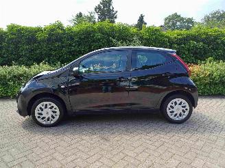 Toyota Aygo 1.0 VVT-i x-play picture 11