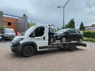 Peugeot Boxer 435 2.0 BlueHDI L4 MAXI oprijwagen / autoambulance picture 21