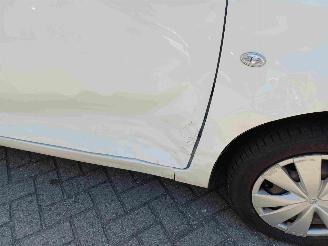 Toyota Aygo 1.0 VVT-i x-fun 5drs airco picture 12