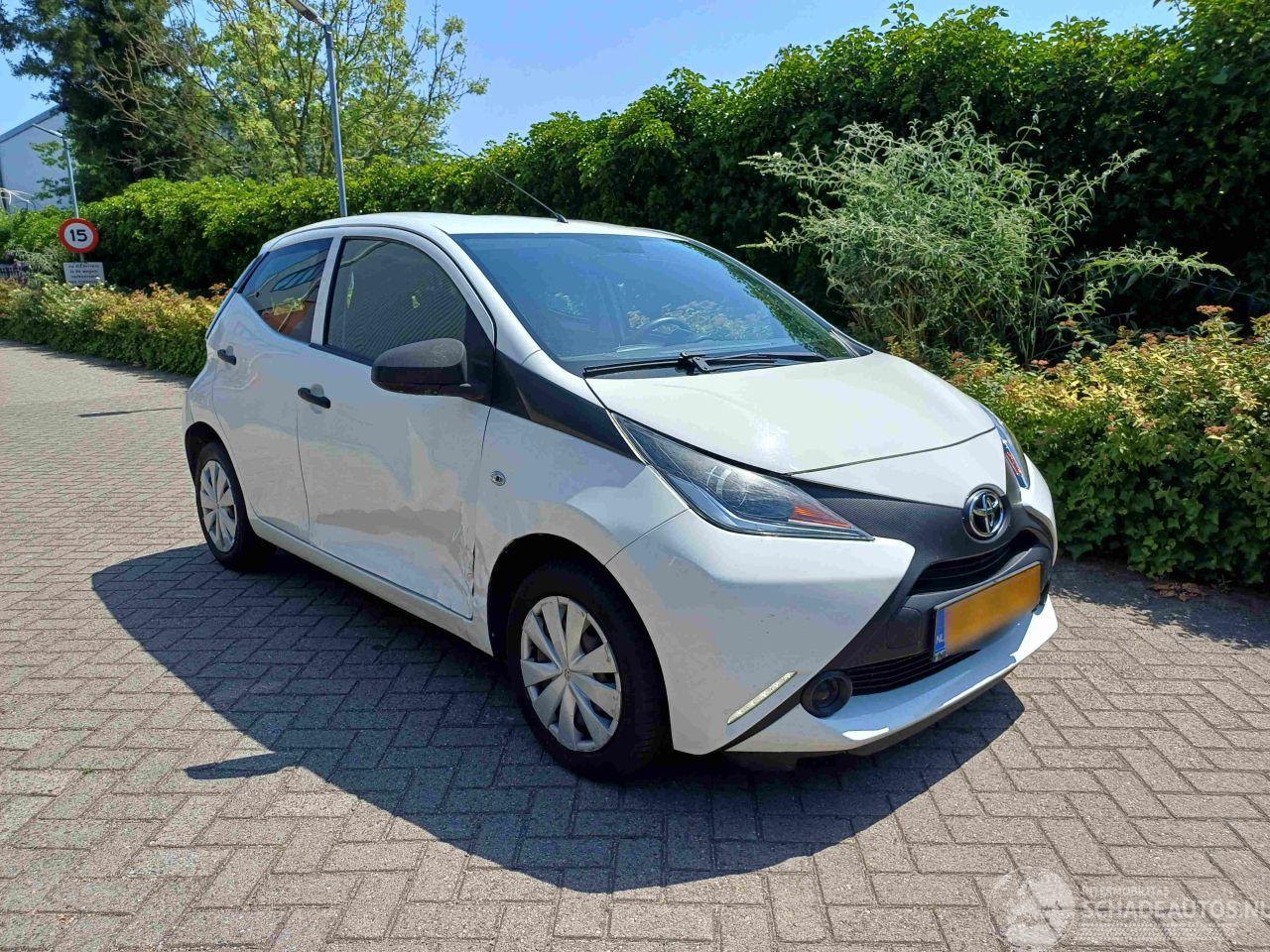 Toyota Aygo 1.0 VVT-i x-fun 5drs airco