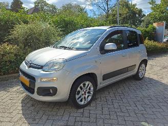 Damaged car Fiat Panda 0.9 TwinAir Sempre airco 63kw 2013/2