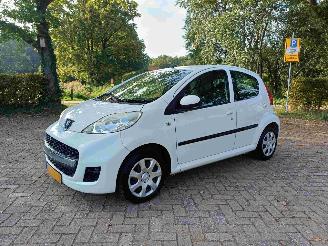 Unfallwagen Peugeot 107 1.0-12V XS 5drs airco 2010/9