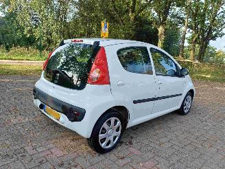 Peugeot 107 1.0-12V XS 5drs airco picture 4