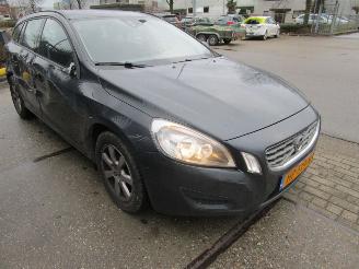 Volvo V-60 2.0 D3 120kW E5 Aut. CLIMA NAVI picture 3