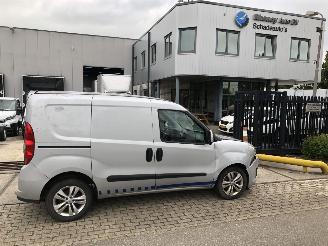 Voiture accidenté Opel Combo 1.6d 77kW E5 6 bak Clima LM Velgen 2016/8