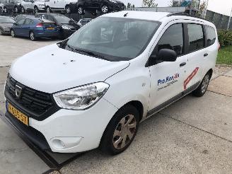 Dacia Lodgy 13TCE 96kW 7 persoons Airco picture 2