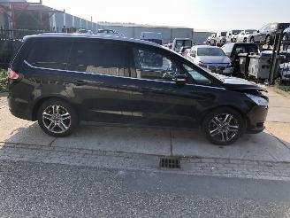Damaged car Ford Galaxy 2.0i 177kW E6 Aut. 7 Zits 2017/5