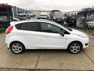 uszkodzony samochody osobowe Ford Fiesta 1.0i White Edition 5 drs 2016/2
