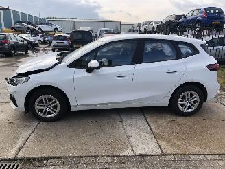 uszkodzony samochody osobowe BMW 2-serie 218i Active Tourer 2022/11
