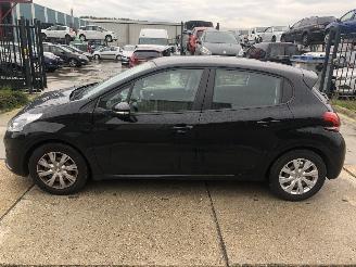 Voiture accidenté Peugeot 208 1.2i 60kW E6 Airco, Navi 2016/6
