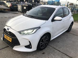 Toyota Yaris 1.5 Hybrid Dynamic picture 2