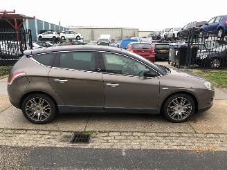 Damaged car Lancia Delta 18i 16v 147kW Aut E5 Executive 2011/6