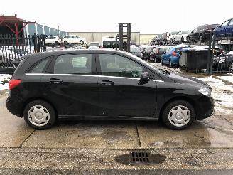 Avarii autoturisme Mercedes B-klasse B180 Automaat E6 2013/4