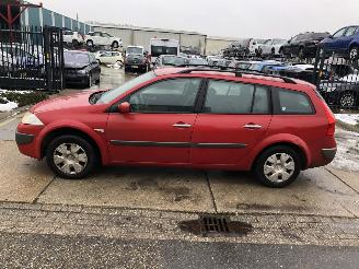 Damaged car Renault Mégane 16i 16v Combi 2008/10