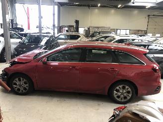 Auto incidentate Kia Ceed Sportswagon 1.0 T-GDi MHEV DynamicLine Automaat 2023/2