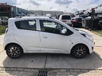 damaged passenger cars Chevrolet Spark 1.0i Bi-Fuel LPG 2011/8