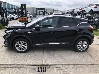 krockskadad bil auto Renault Captur 13tce 96kW Automaat 2020/8
