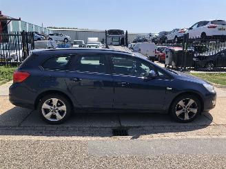 Unfallwagen Opel Astra 14i 103kW E5 Automaat SPORTS TOURER 2011/4