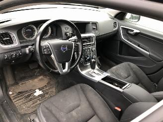 Volvo V-60 1.6i T4 Momentum Automaat 132kW E5 picture 6