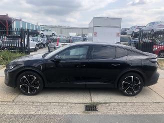 Vaurioauto  passenger cars Peugeot 408 1.6 Plug in Hybrid 180 Allure Pack 2023/12