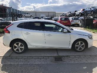 škoda osobní automobily Volvo V-40 2.0 T2 Momentum 90kW E6 2015/10