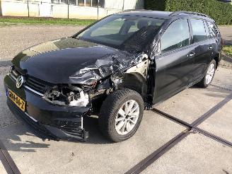 Volkswagen Golf 1.0tsi 85kW E6 Variant 27000 km!! picture 2