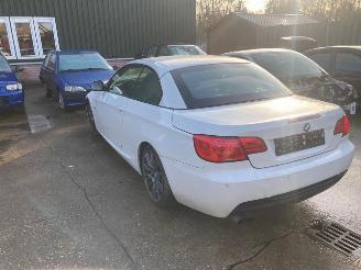 demontáž osobní automobily BMW 3-serie 330 I cabrio 2011/2