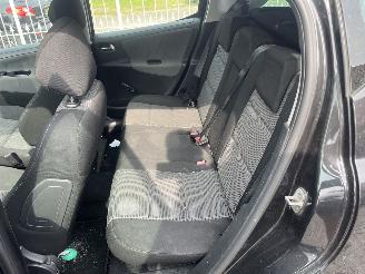 Peugeot 207 1.6 vti picture 13