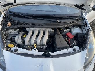 Renault Wind 1.6 16v Mooie auto weinig km !! picture 30