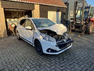 Peugeot 208 1.2 puretech picture 7