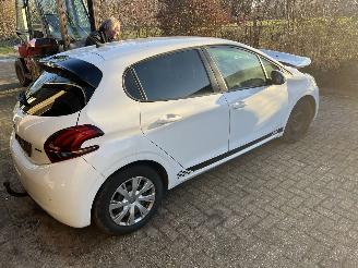 Dezmembrări autoturisme Peugeot 208 1.2 puretech 2016/12