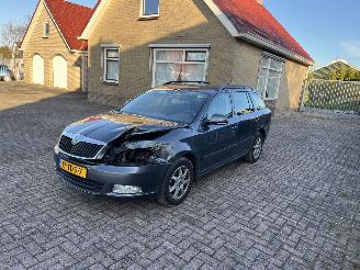 damaged passenger cars Skoda Octavia 1.2 tsi 2012/1