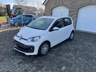 Damaged car Volkswagen Up! Weinig km !! 2017/4