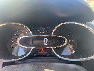 Renault Clio 0.9 tce weinig schade !! picture 12