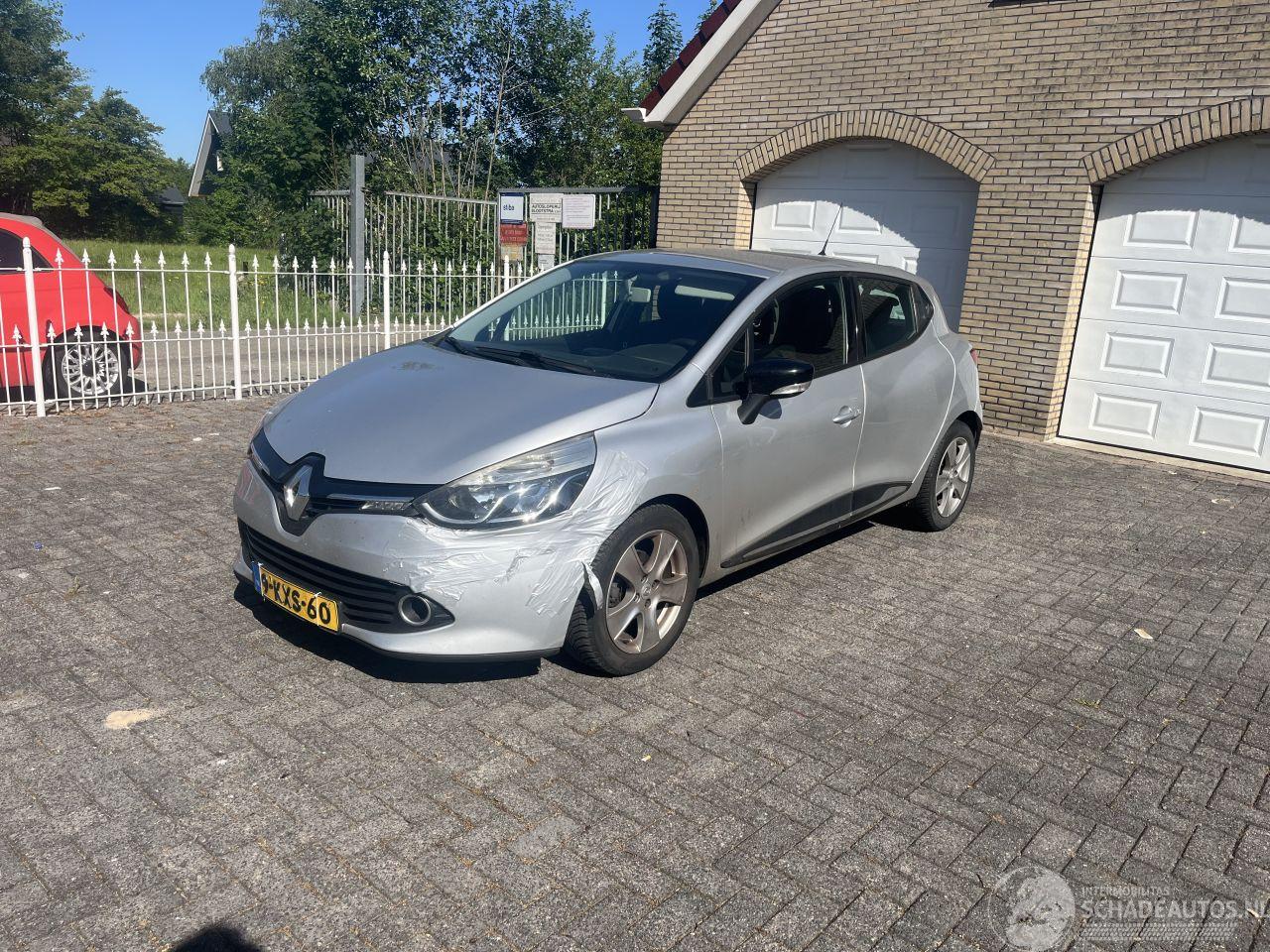 Renault Clio 0.9 tce weinig schade !!