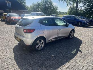 Renault Clio 0.9 tce weinig schade !! picture 5