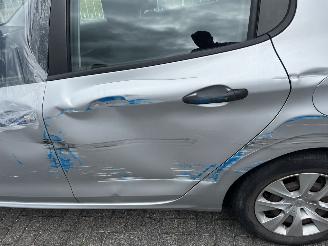 Peugeot 208 1.0 vti weinig km !! picture 21