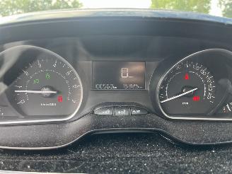 Peugeot 208 1.2 puretech picture 11