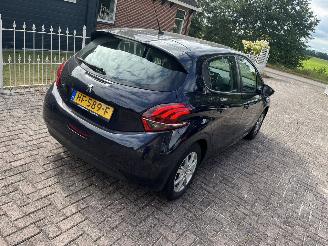 Peugeot 208 1.2 puretech picture 5