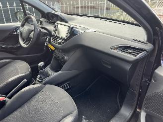 Peugeot 208 1.2 puretech picture 17