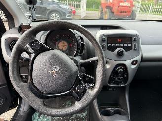 Peugeot 108  picture 11