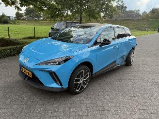 Vaurioauto  passenger cars MG MG4 Electric Luxury 64 kWh 2024/6