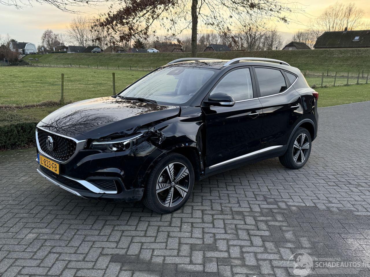 MG ZS EV Luxury 45 kWh / Panorama / Leer