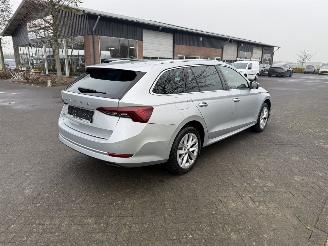 Skoda Octavia 2.0 TDI Automaat picture 3