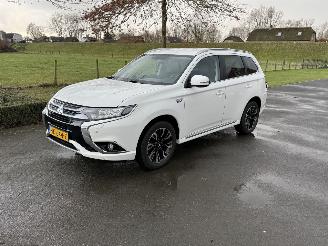 Coche accidentado Mitsubishi Outlander 2.0 Executive Edition / Automaat / AWD 2015/11